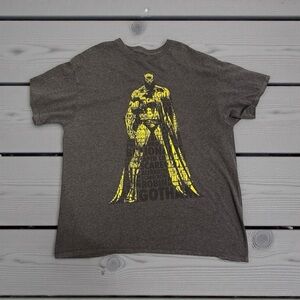 Batman Charcoal Tee with Yellow Graphic xl